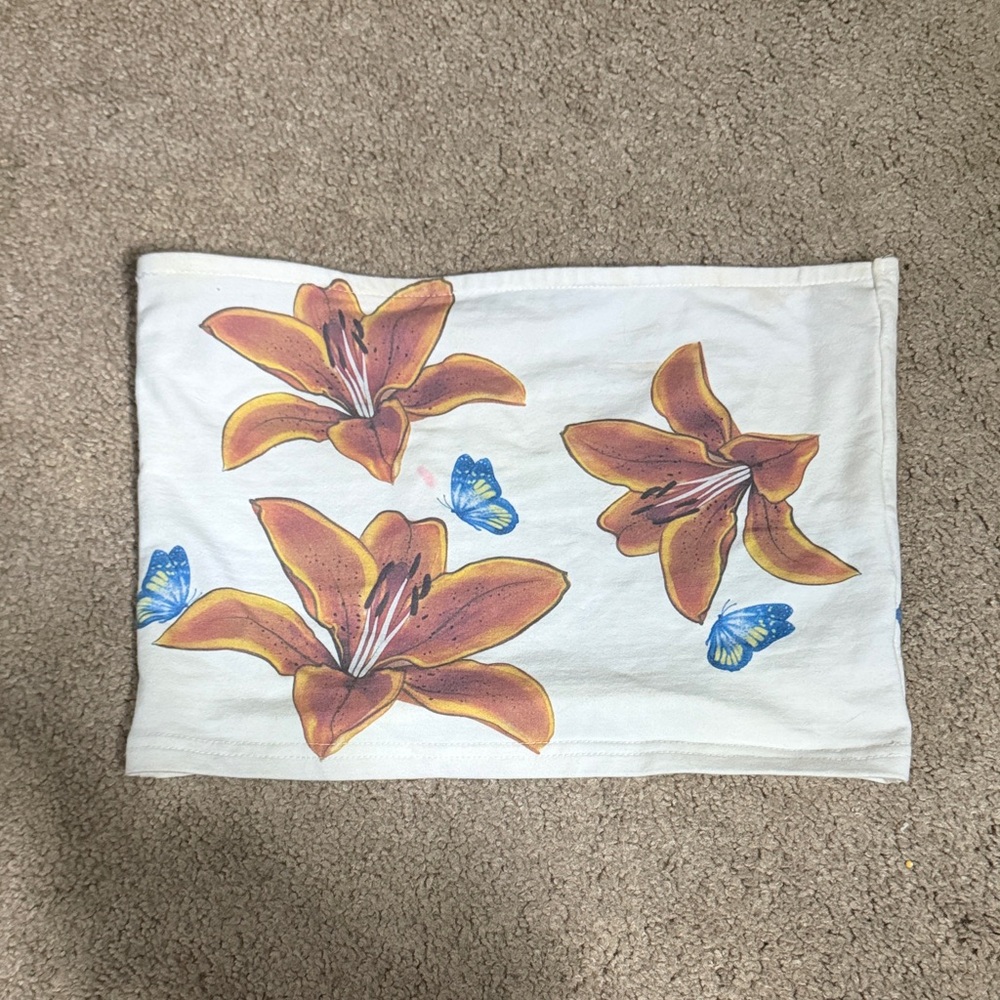 EDIKTED Tiger Lily Tube Top